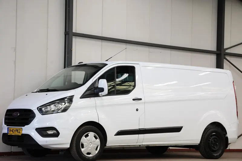 Ford Transit Custom (2023)
