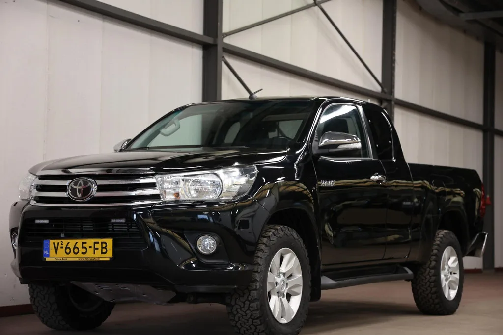 Toyota Hilux (2017) — foto 1
