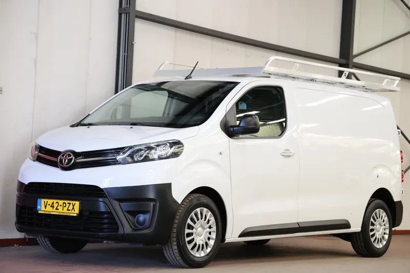 Toyota Proace (2023)