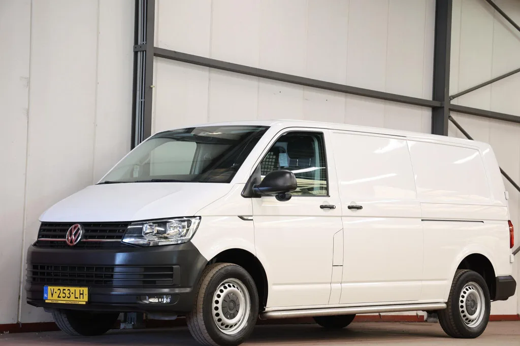 Volkswagen Transporter (2018) — foto 1