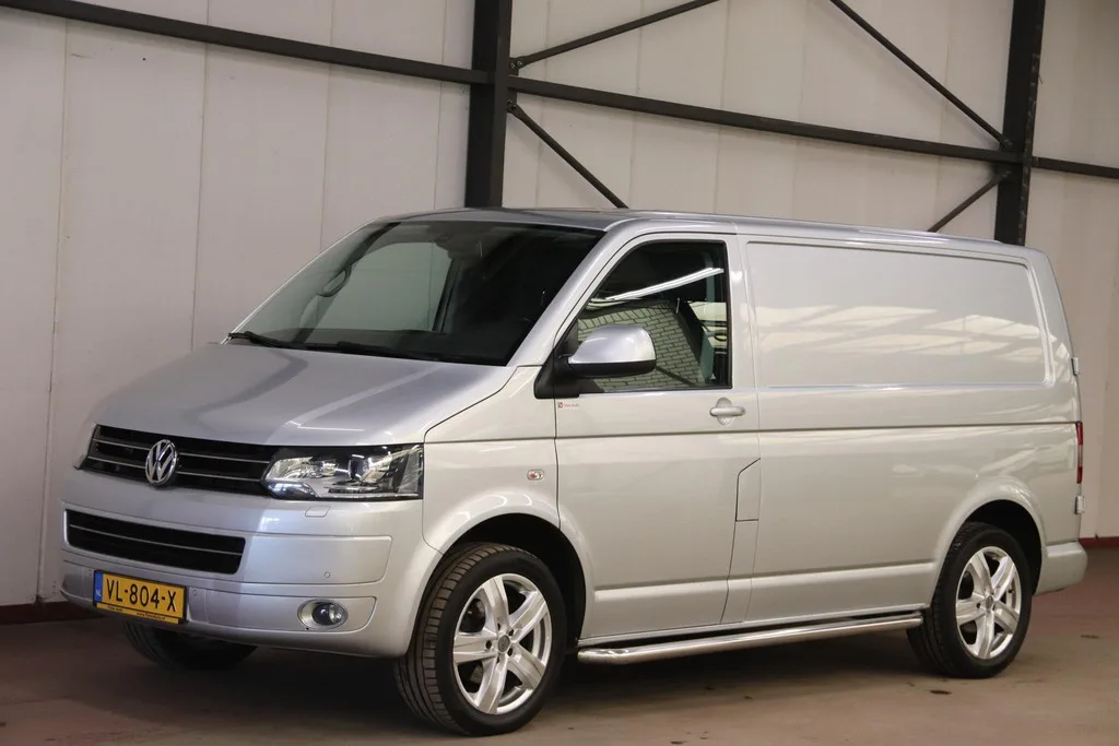 Volkswagen Transporter (2015) — foto 1