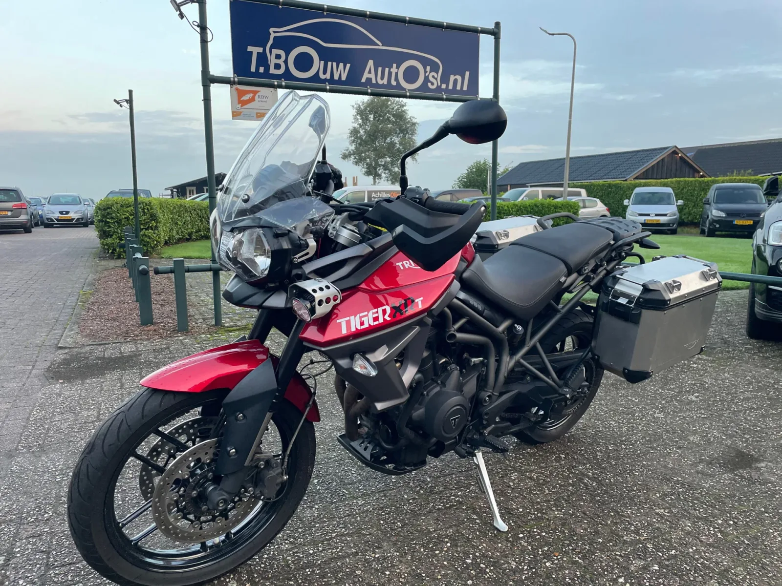 Triumph Tiger 800 (2017) — foto 1