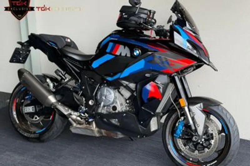 BMW M 1000 XR (2024)
