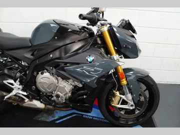 BMW S 1000 R (2018) — foto 1