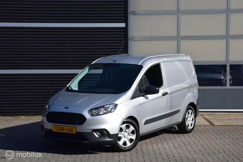 Ford Transit Courier (2021)