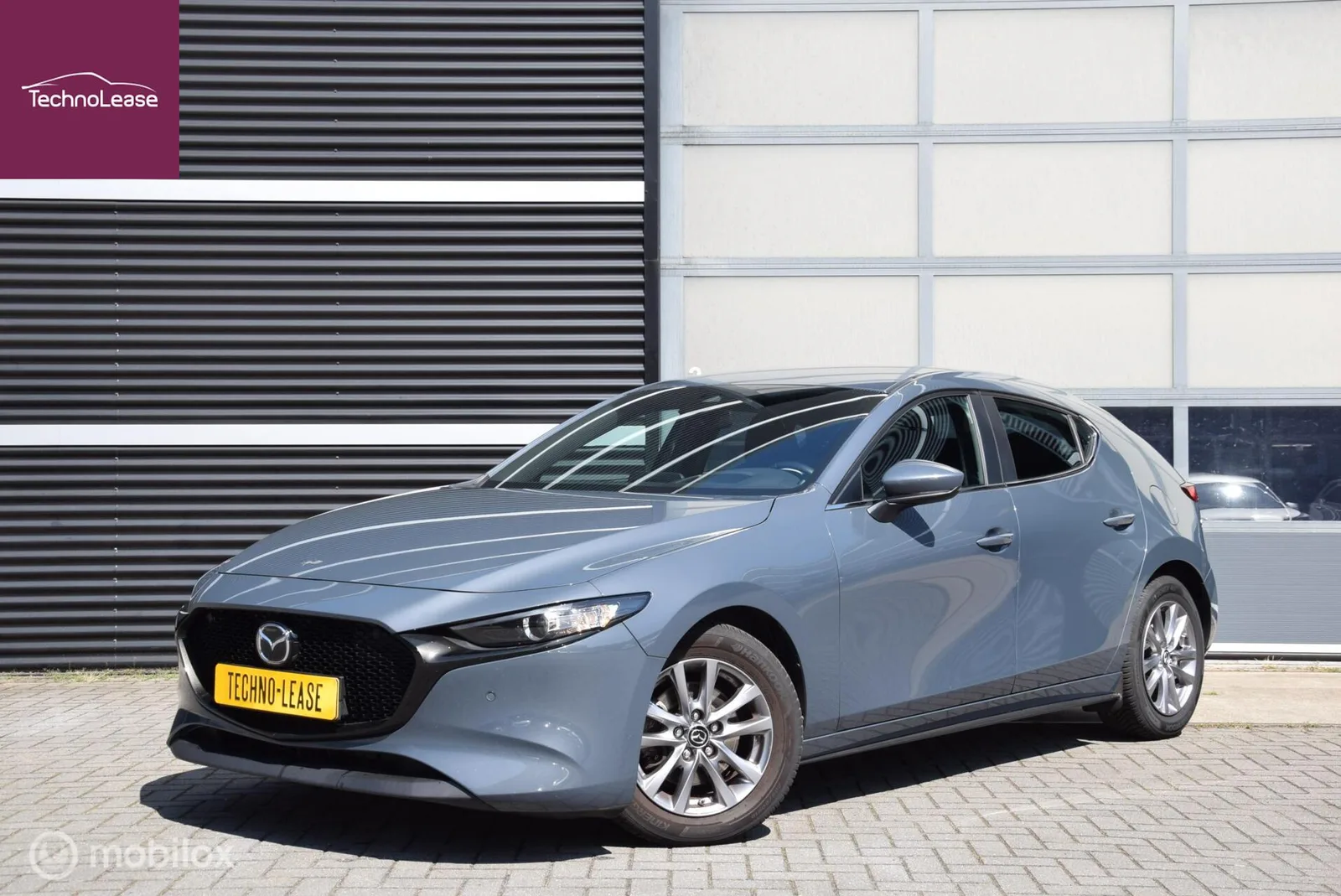 Mazda 3 (2022) — foto 1