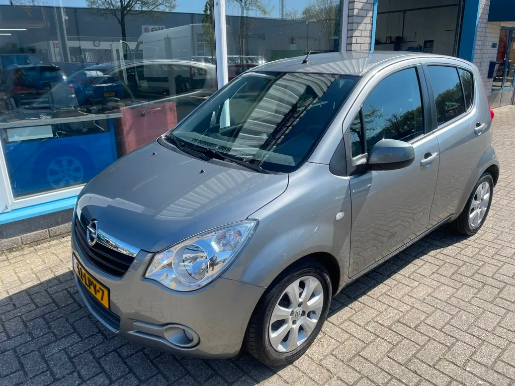 Opel Agila (2010) — foto 1