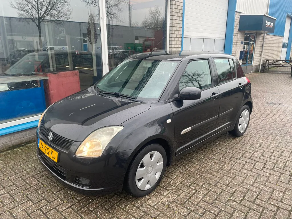 Suzuki Swift (2008) — foto 1