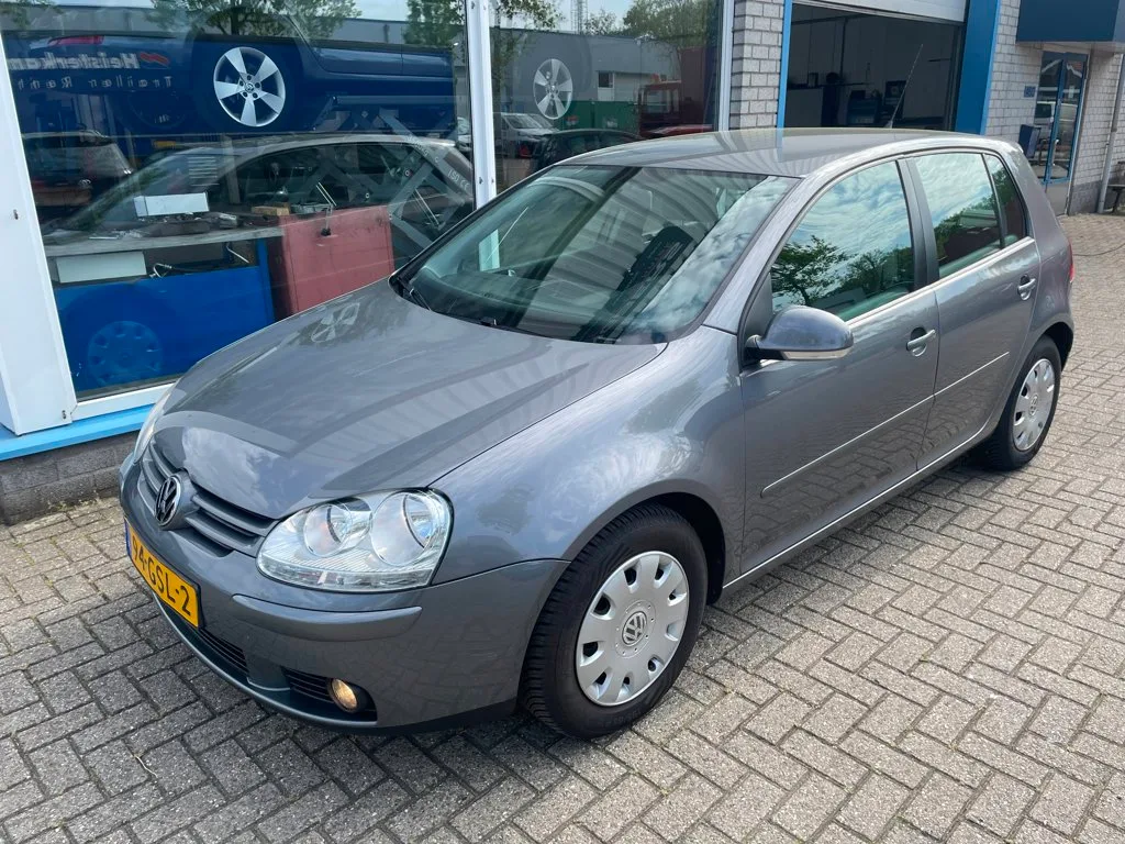 Volkswagen Golf (2008) — foto 1