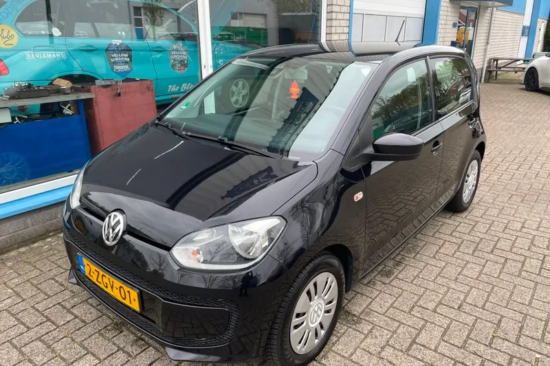 Volkswagen Up! (2015)