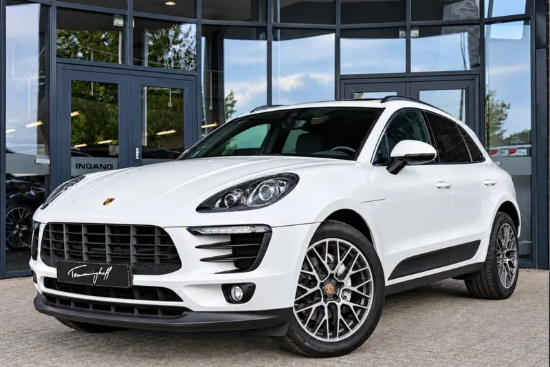 Porsche Macan (2016)
