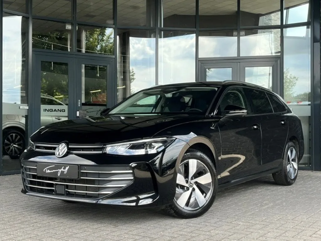 Volkswagen Passat (2025) — foto 1