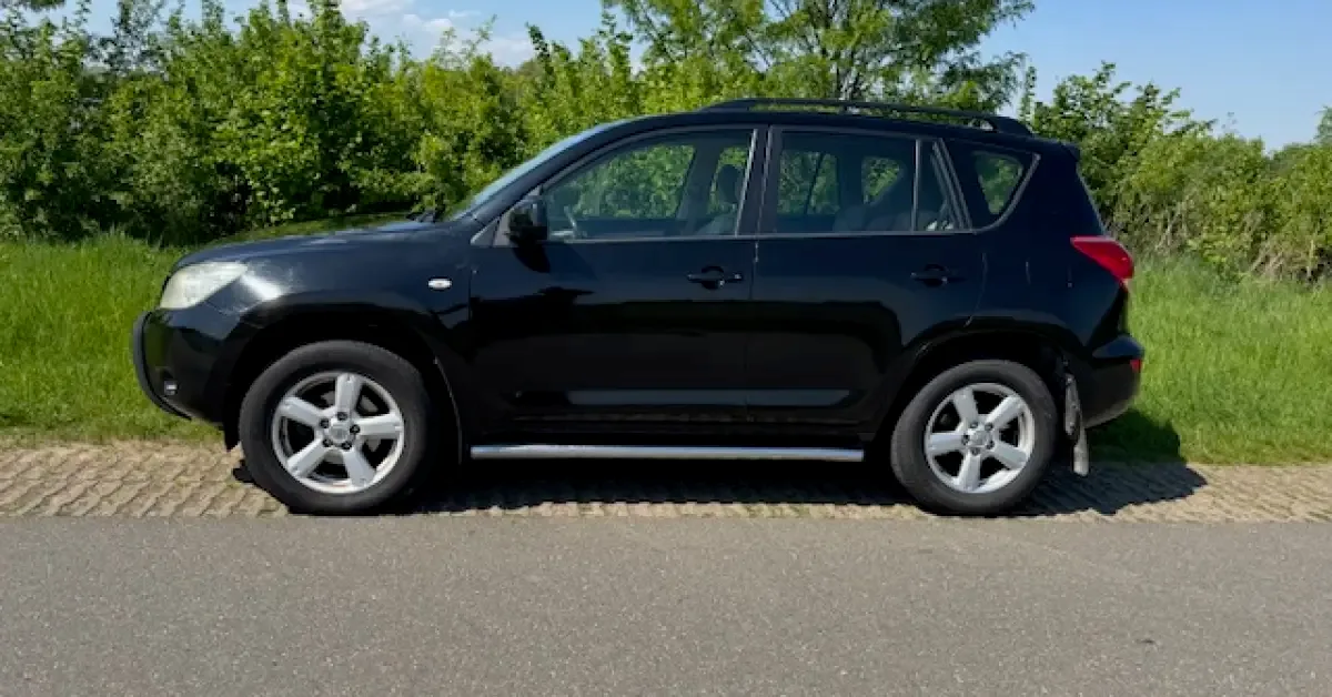Toyota RAV4 (2006) — foto 1