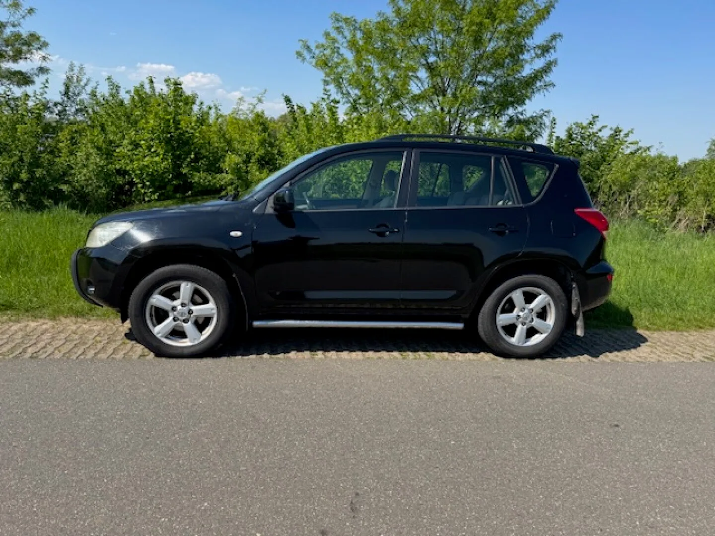Toyota RAV4 (2006) — foto 1