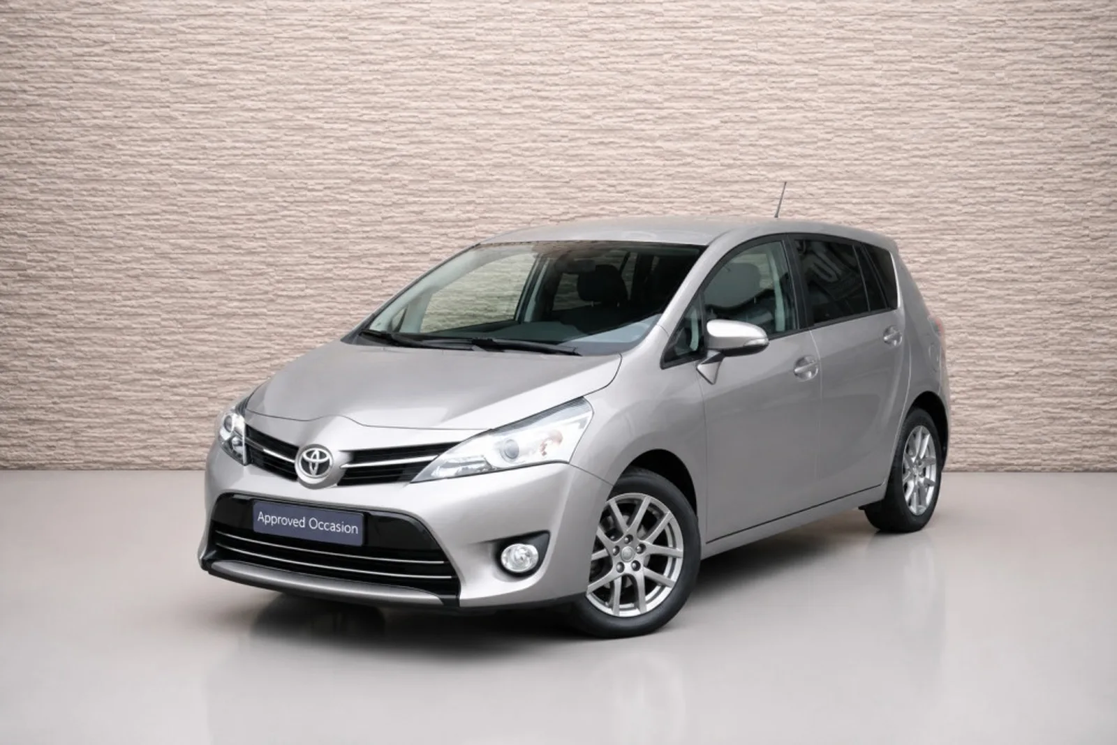 Toyota Verso (2014) — foto 1