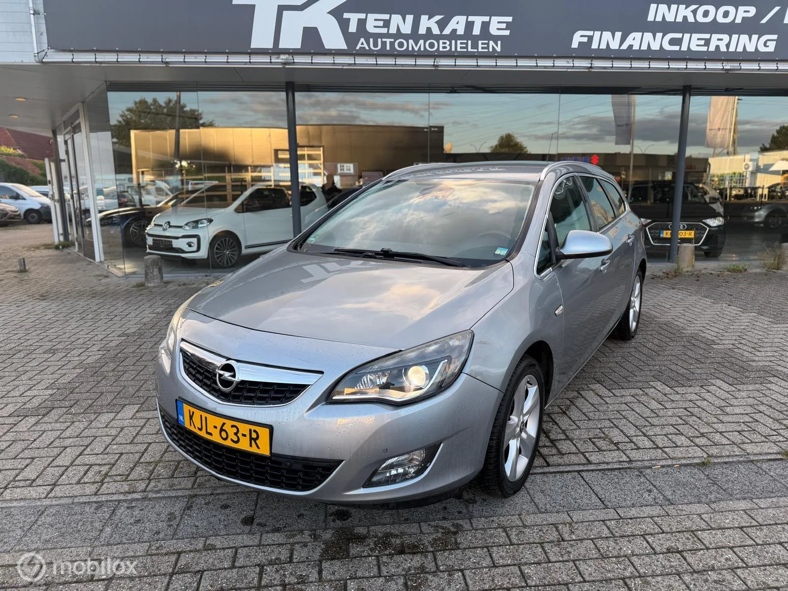Opel Astra (2012) — foto 1
