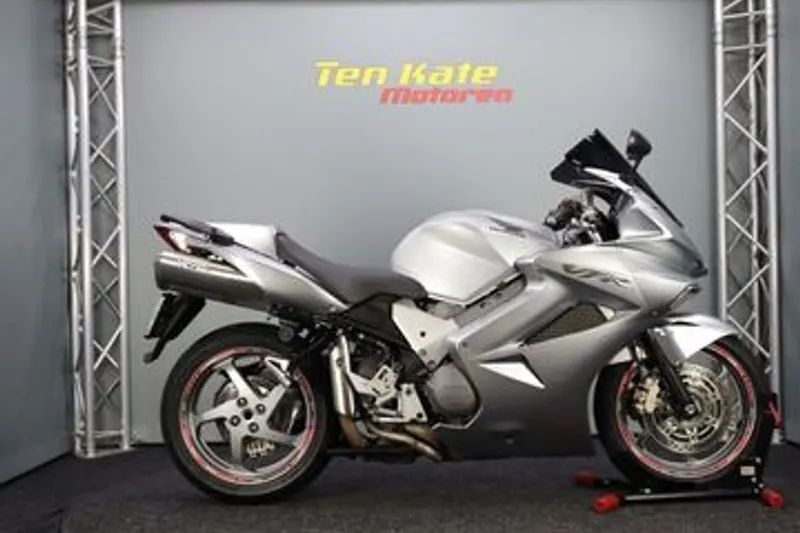Honda VFR 800 Vtec (2006)