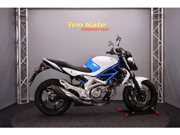 Suzuki SFV 650 Gladius (2009) — foto 1
