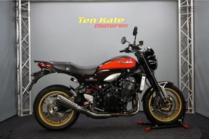 Kawasaki Z900RS (2022)