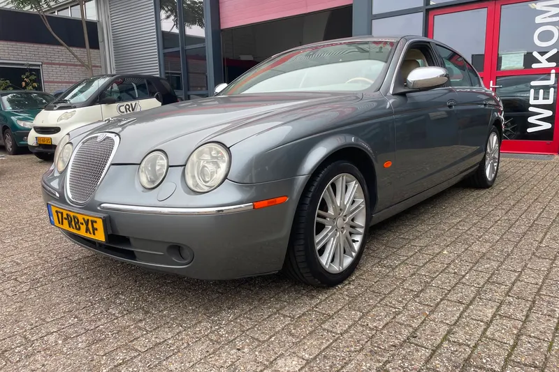 Jaguar S-Type (2005)