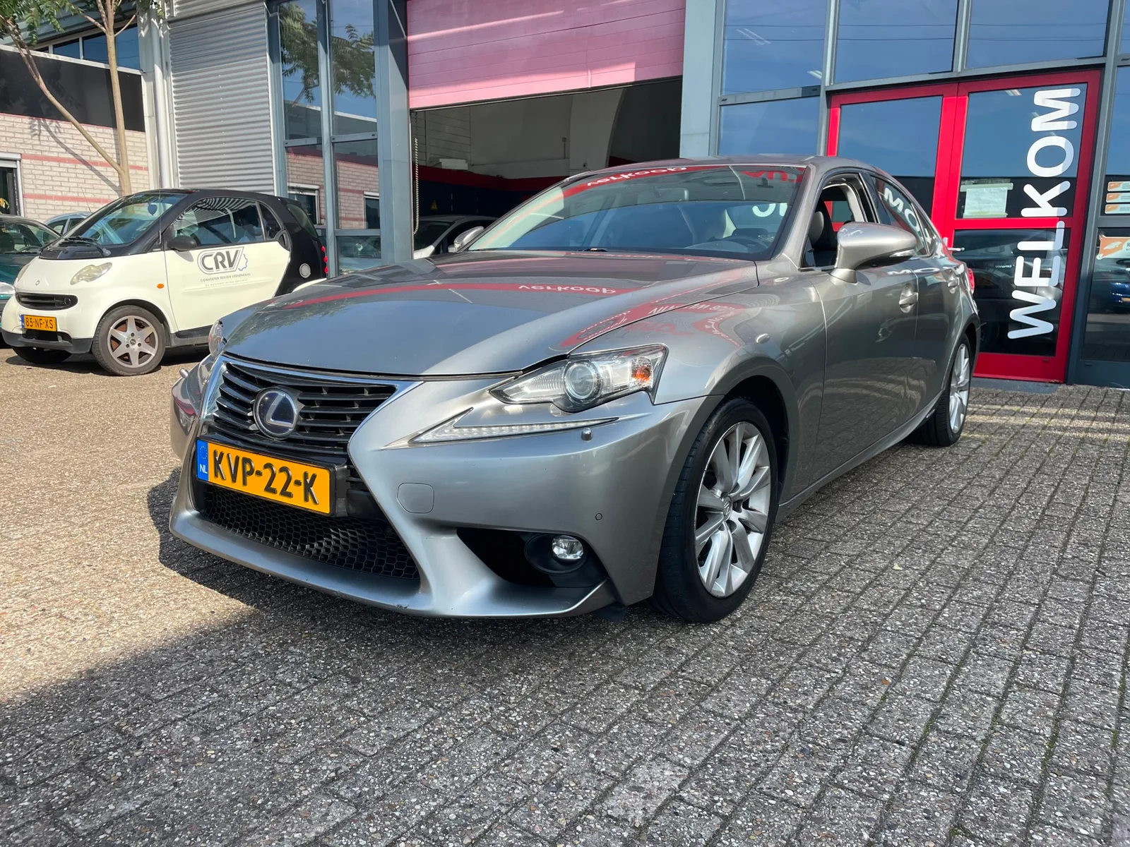 Lexus IS (2016) — foto 1