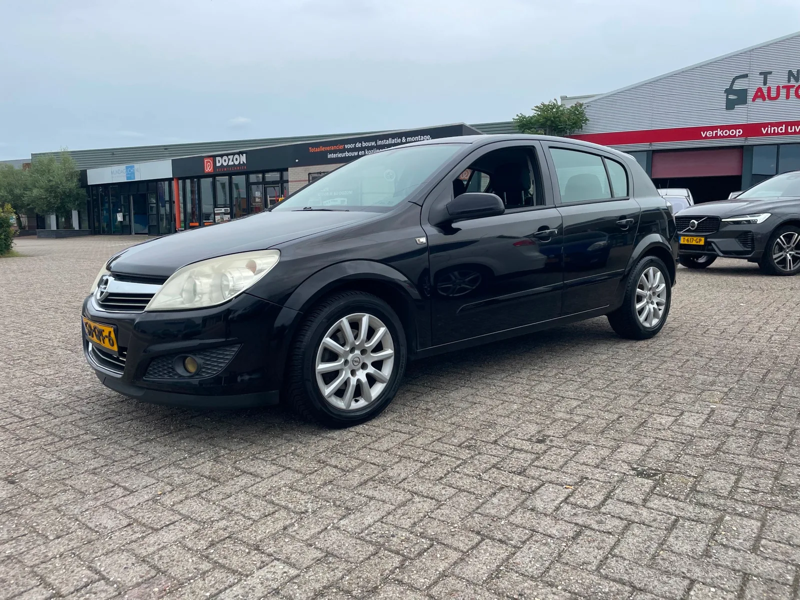Opel Astra (2008) — foto 1