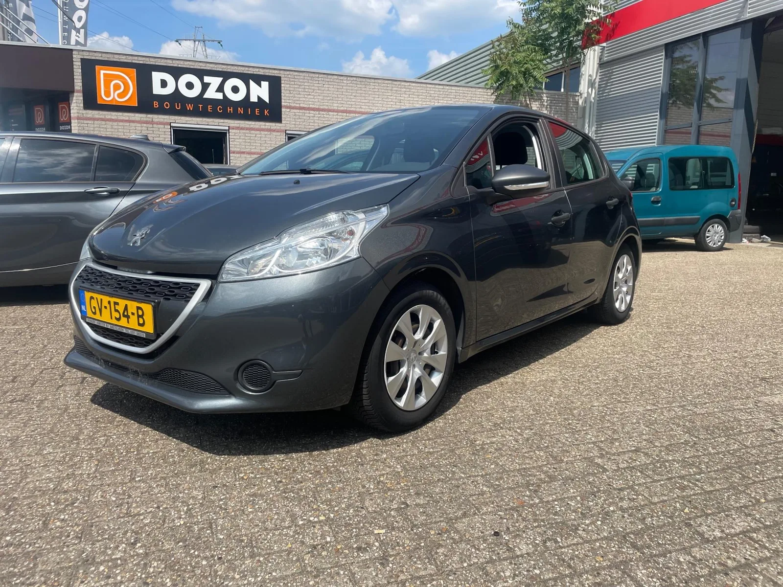 Peugeot 208 (2013) — foto 1