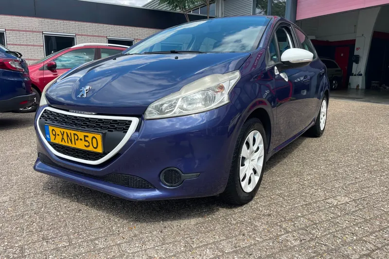 Peugeot 208 (2014)