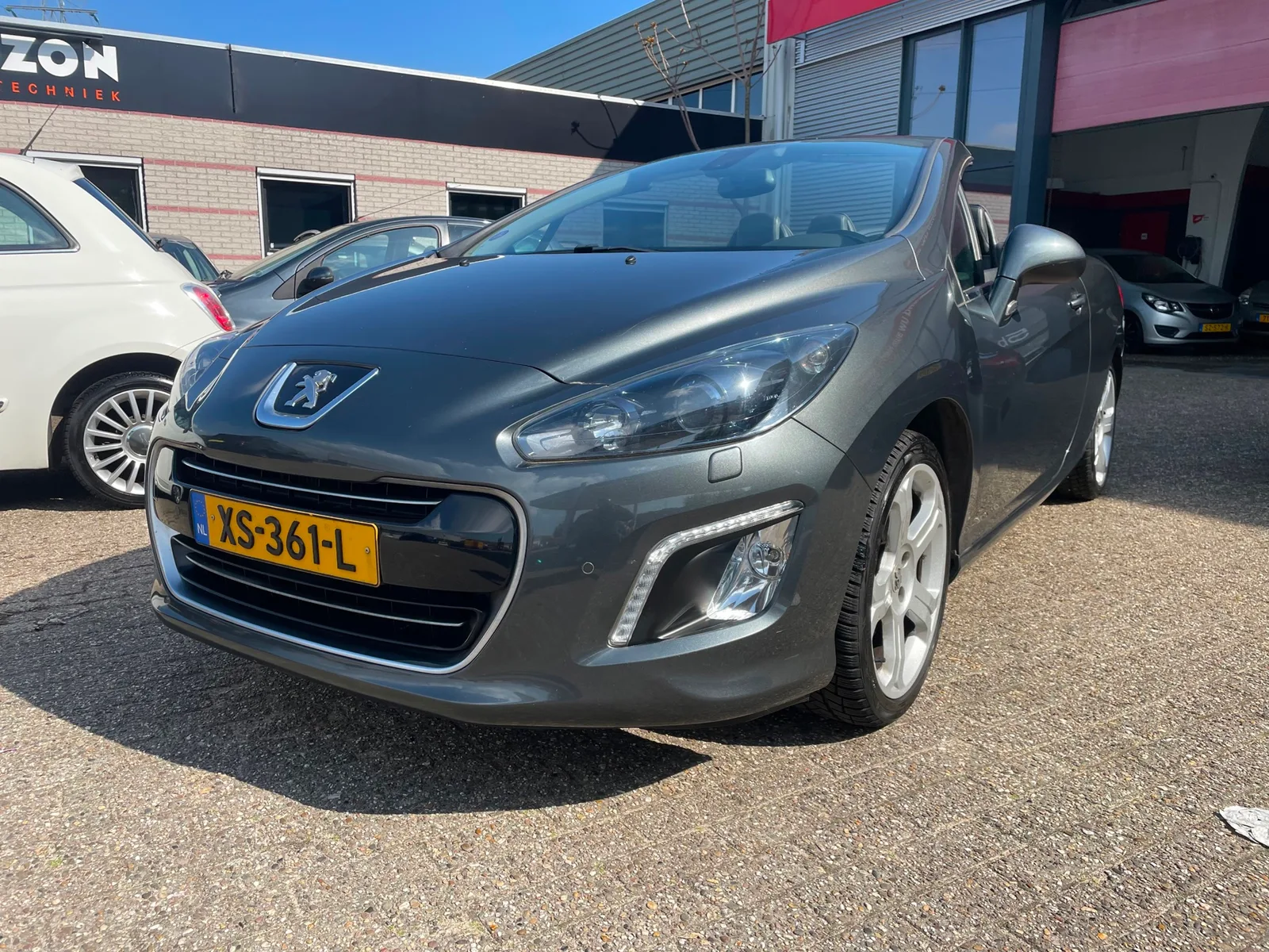 Peugeot 308 (2015) — foto 1