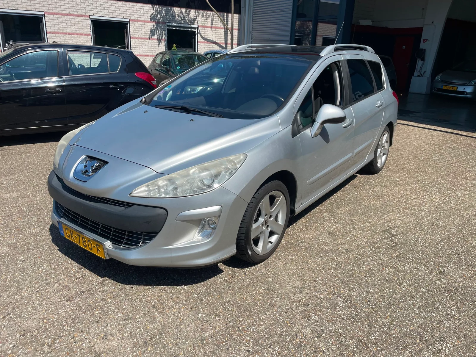 Peugeot 308 (2011) — foto 1