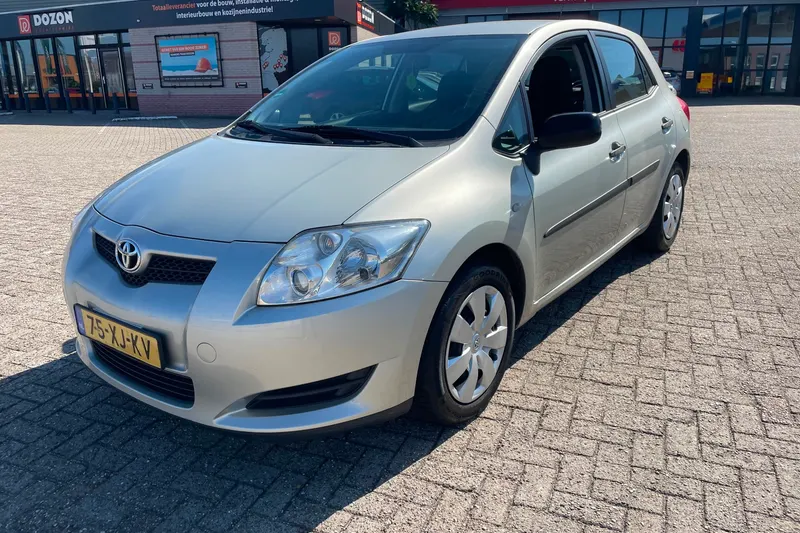 Toyota Auris (2007)