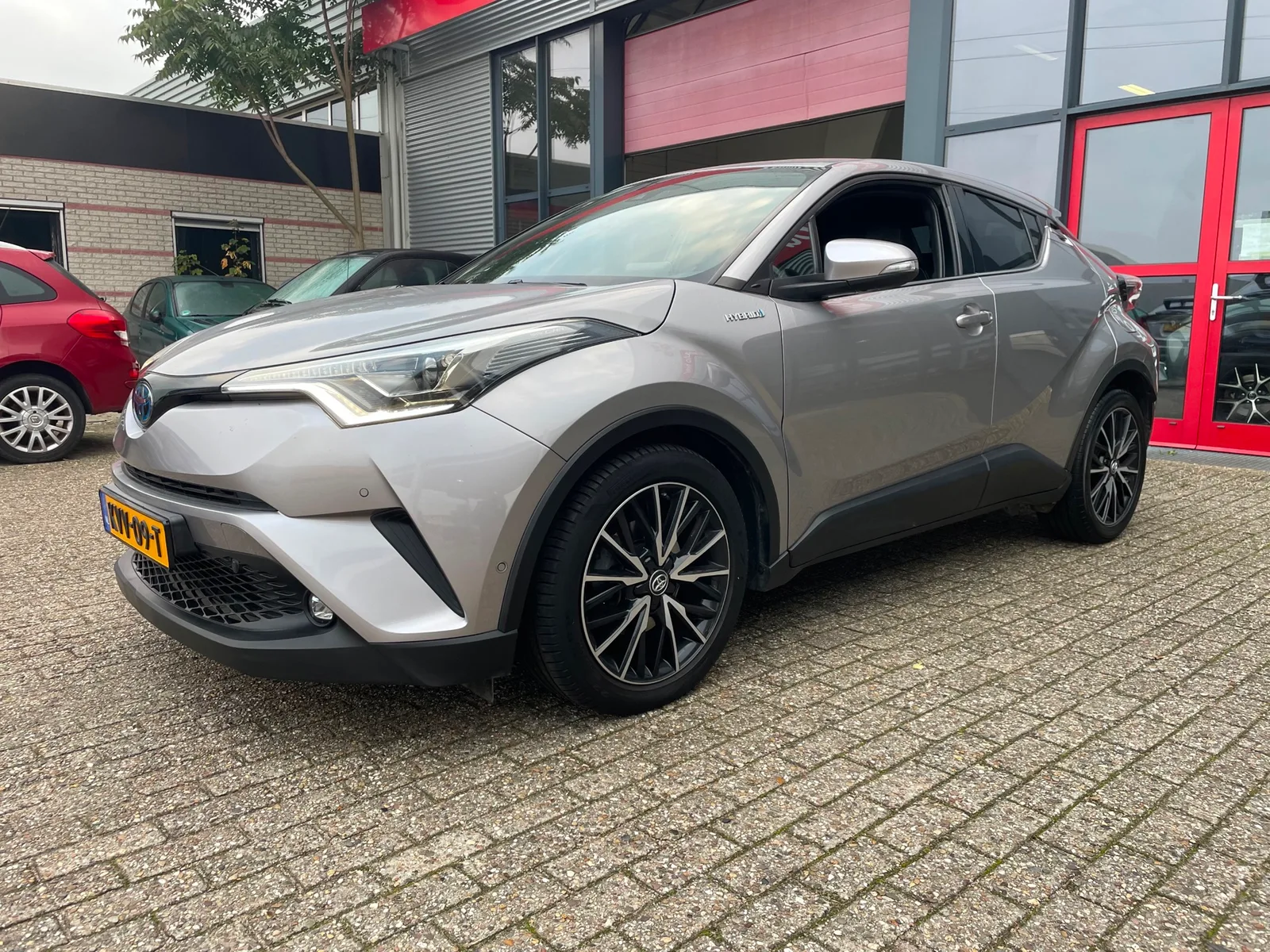 Toyota C-HR (2018) — foto 1