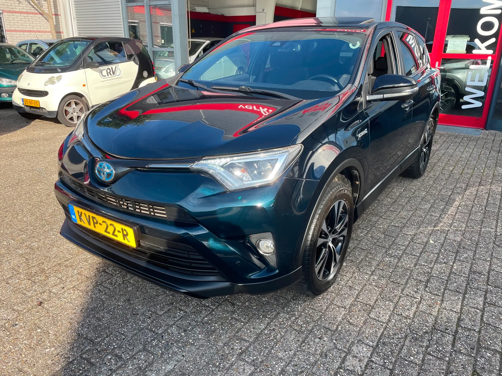 Toyota RAV4 (2017) — foto 1
