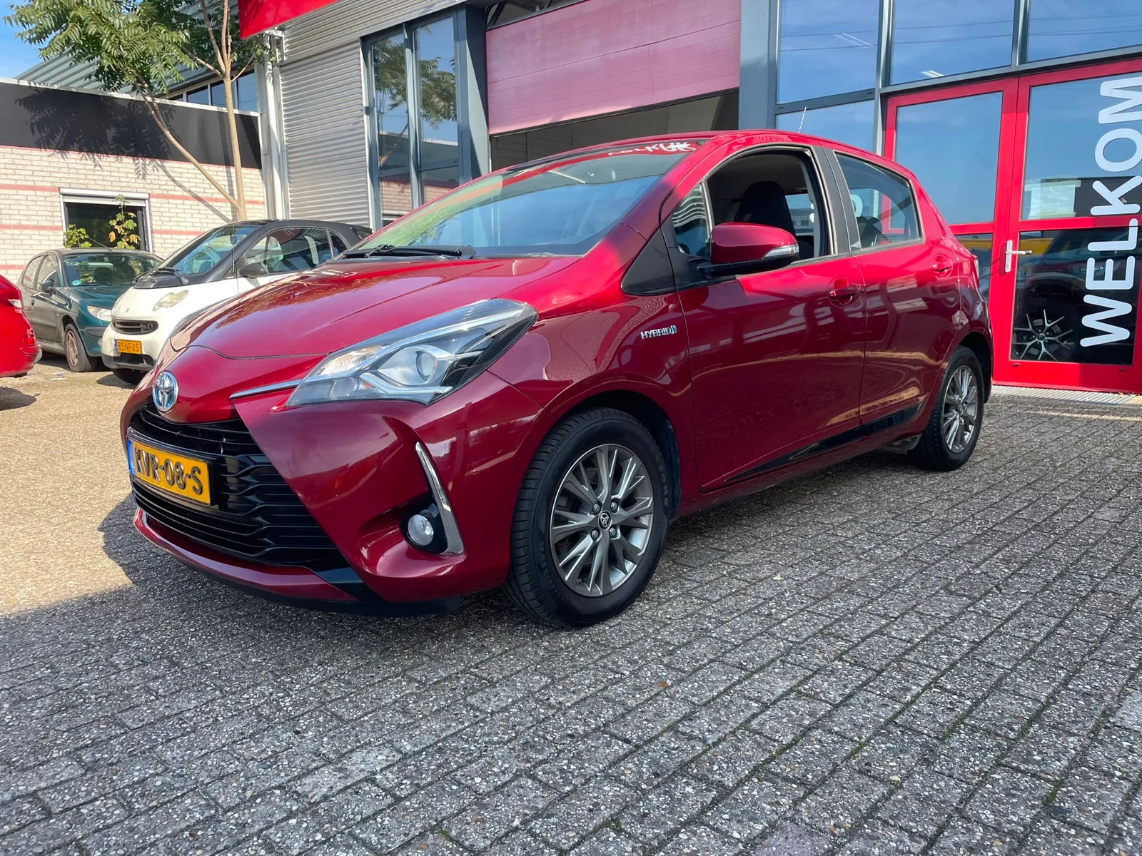 Toyota Yaris (2017) — foto 1