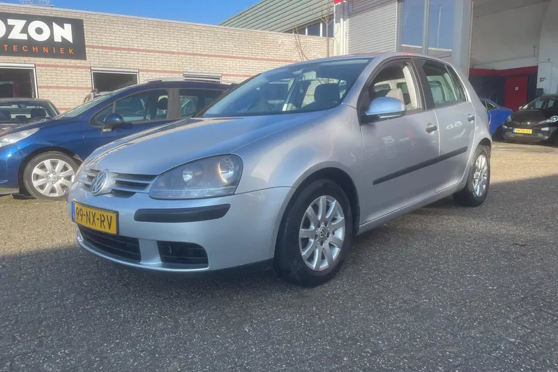 Volkswagen Golf (2004)