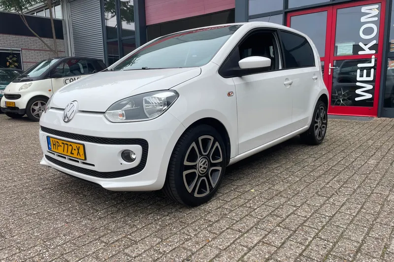 Volkswagen Up! (2015)