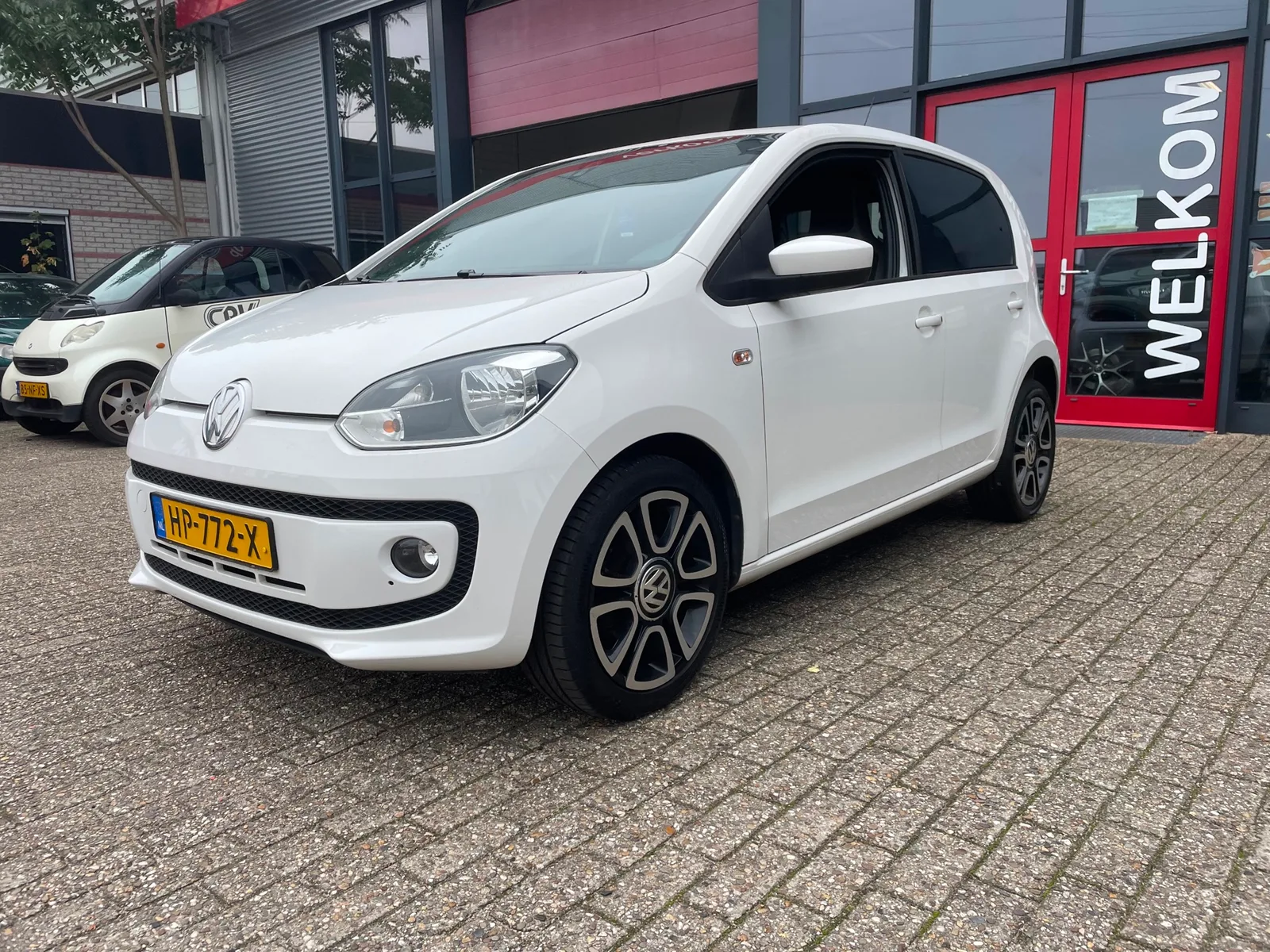 Volkswagen Up! (2015) — foto 1