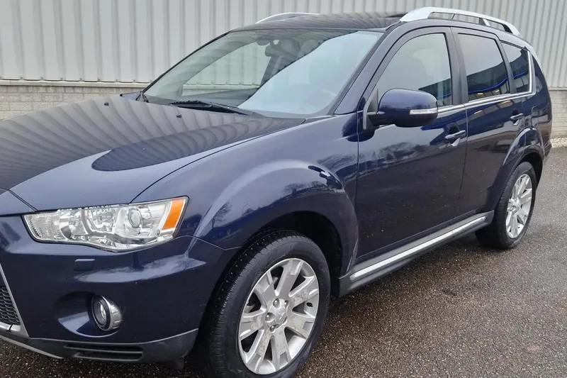 Mitsubishi Outlander (2010)