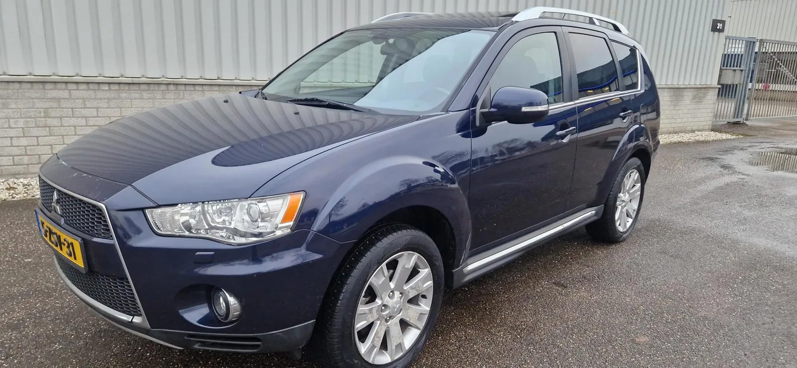 Mitsubishi Outlander (2010) — foto 1