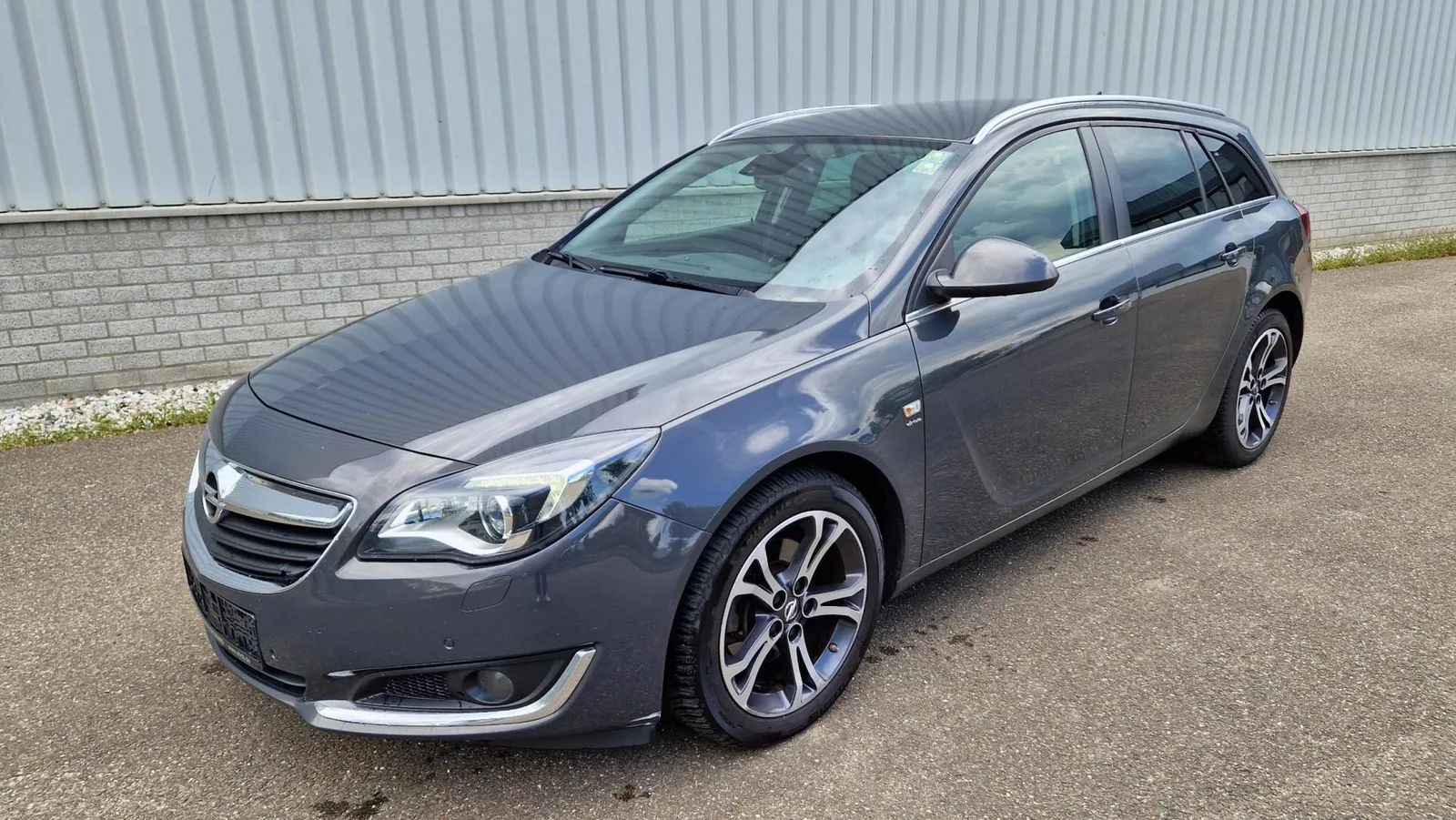 Opel Insignia Sports Tourer (2016) — foto 1