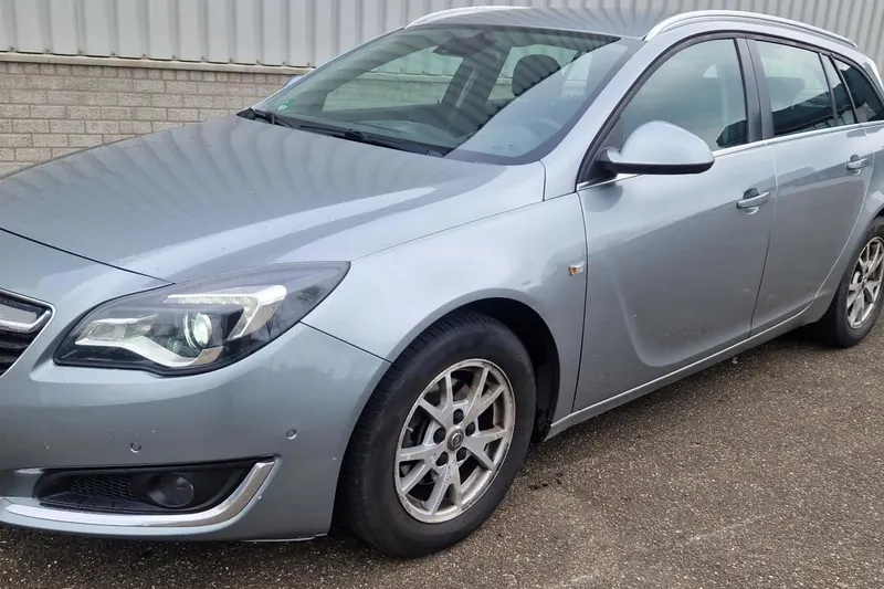 Opel Insignia Sports Tourer (2015)