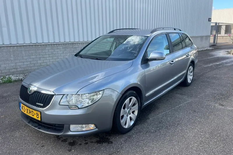 Škoda Superb (2012)