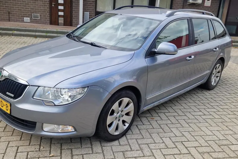 Škoda Superb (2012)