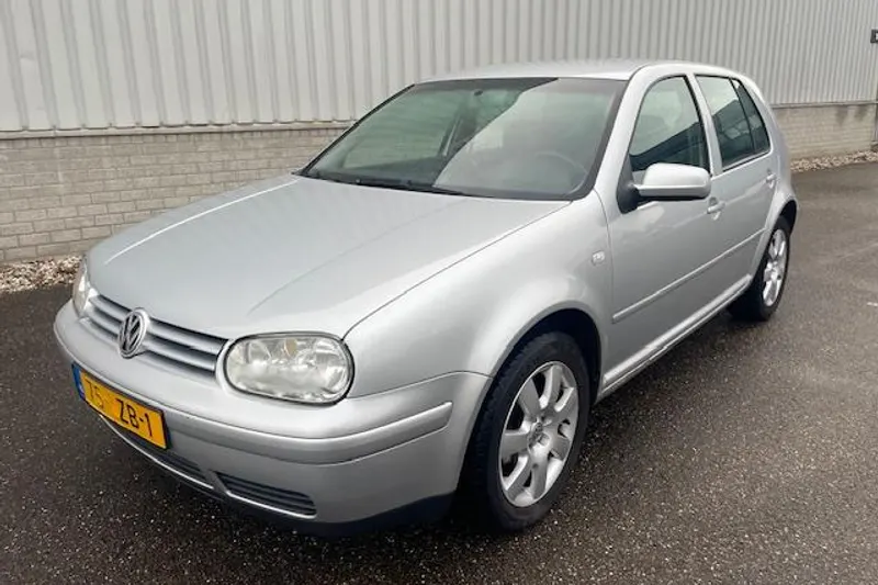 Volkswagen Golf (2003)