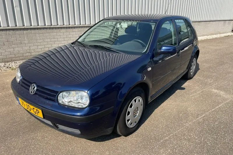 Volkswagen Golf (2002)