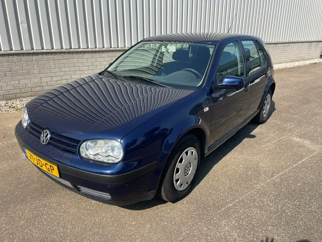 Volkswagen Golf (2002) — foto 1