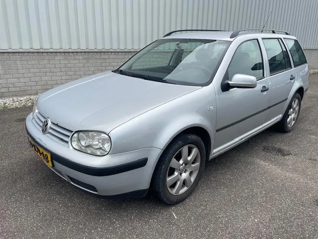 Volkswagen Golf (2003) — foto 1