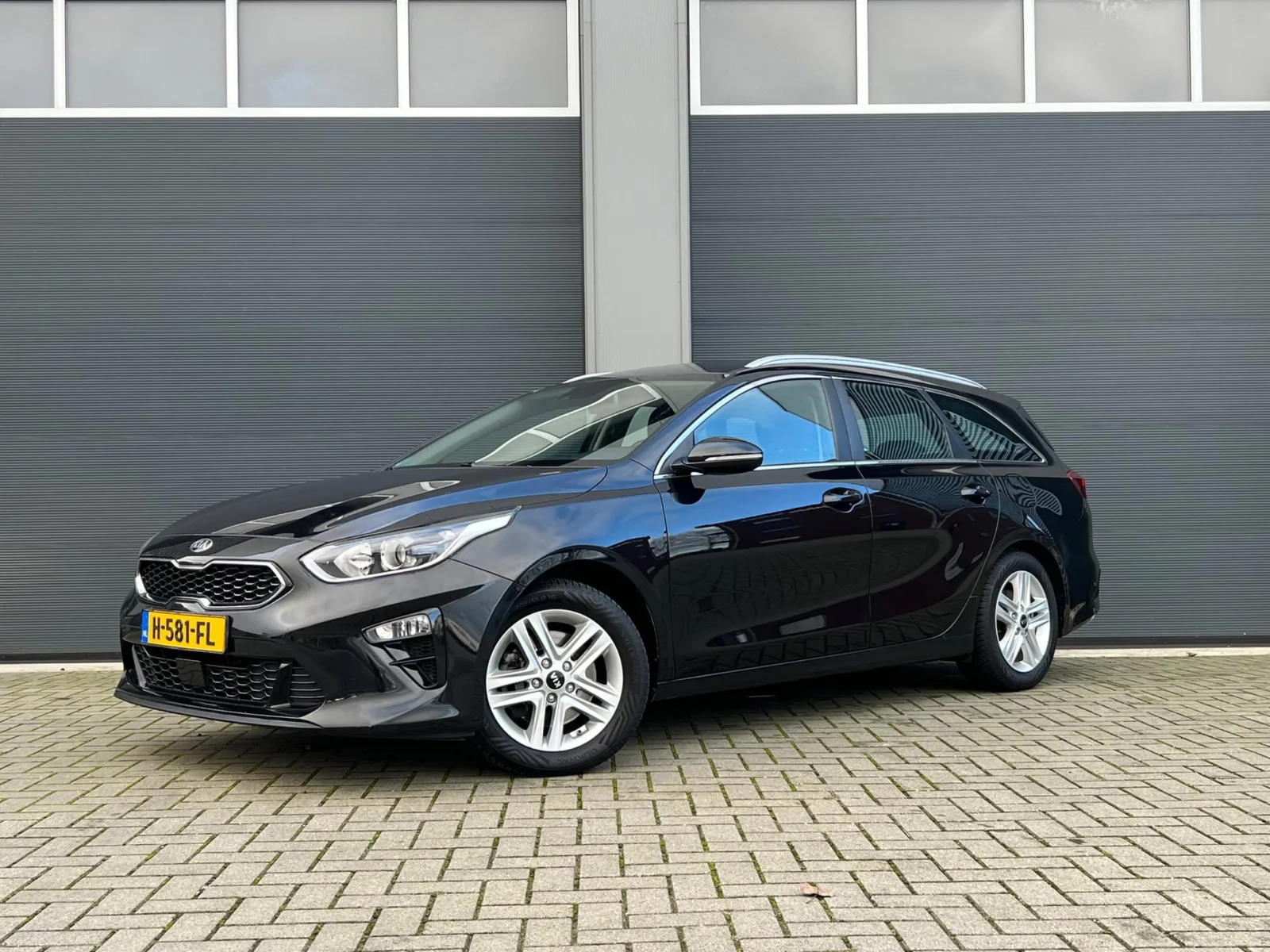Kia Ceed Sportswagon (2020) — foto 1