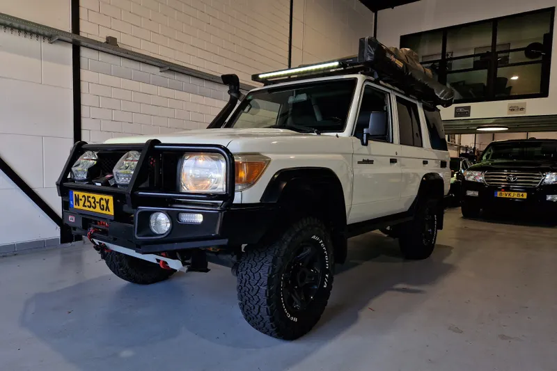 Toyota Land Cruiser (2013)