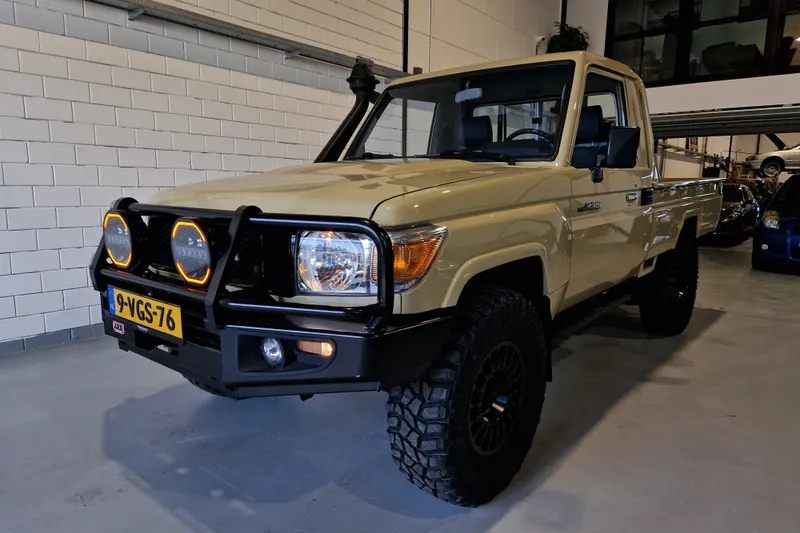 Toyota HZJ (2010)